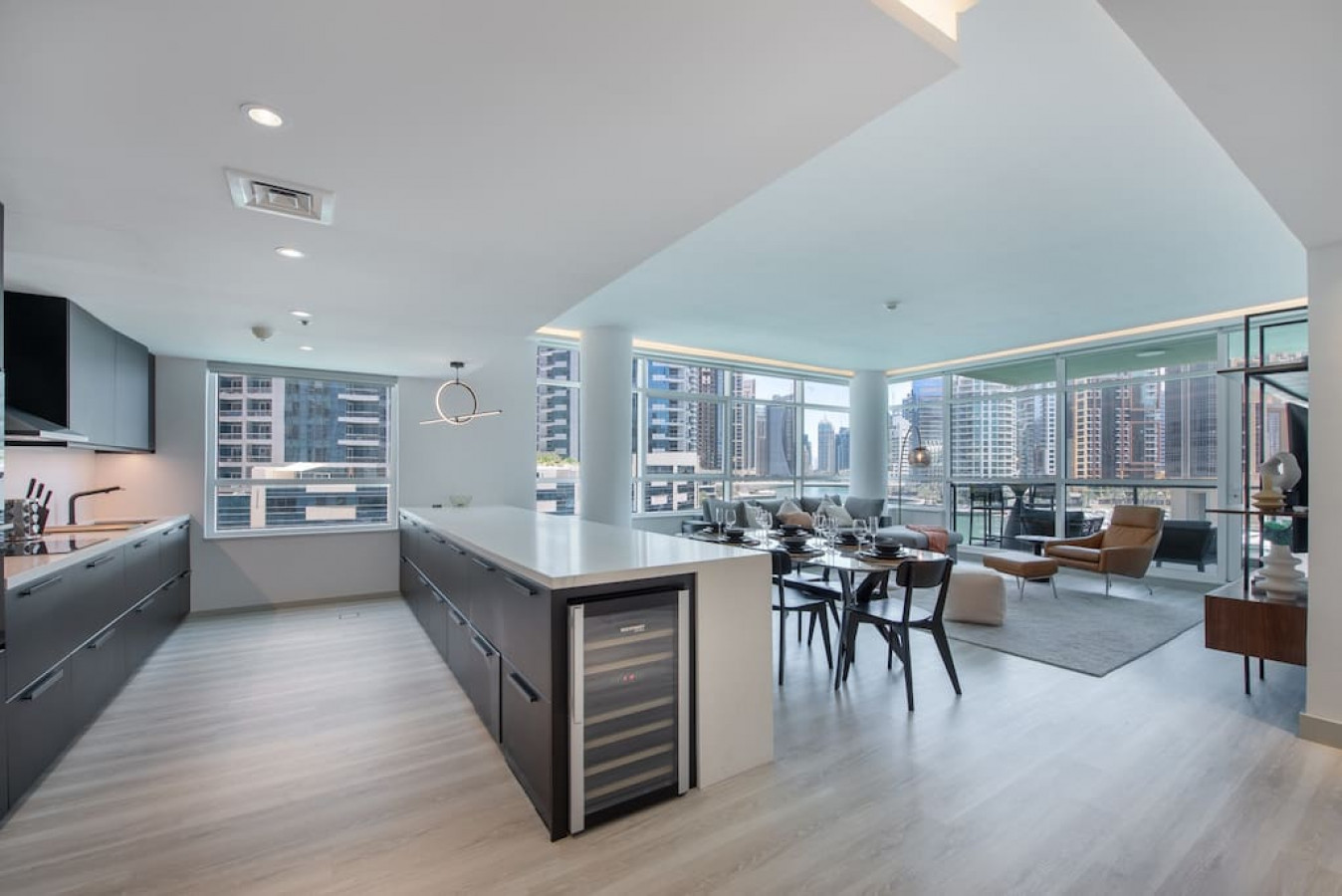 Astonishing Waterfront 3BR in the heart of Marina