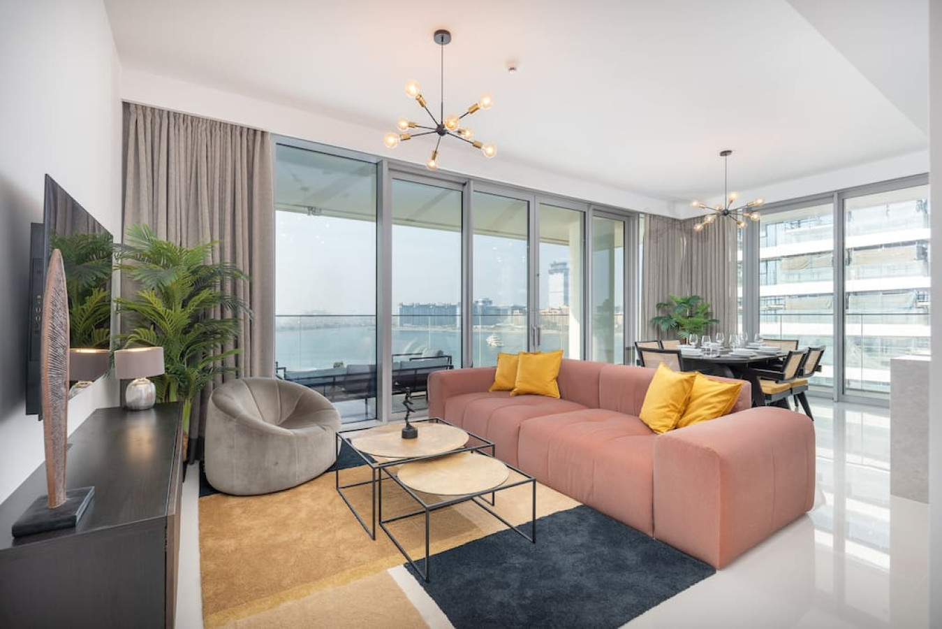 Palm View Paradise 3 bed apartment w private beach