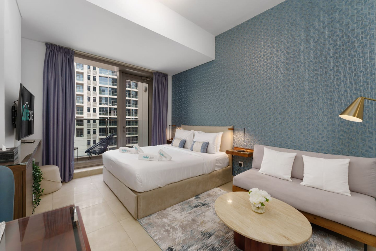 Elevated Living studio in Sparkle Tower- Suiteable