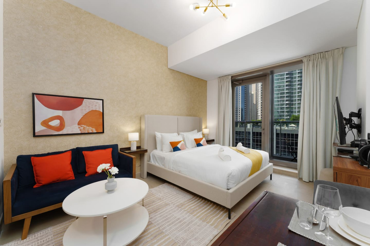 Elegant studio in Sparkle Tower by Suiteable