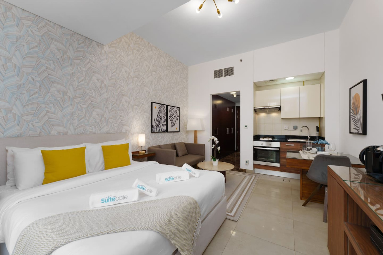 Your gateway in Sparkle Tower JBR by Suiteable