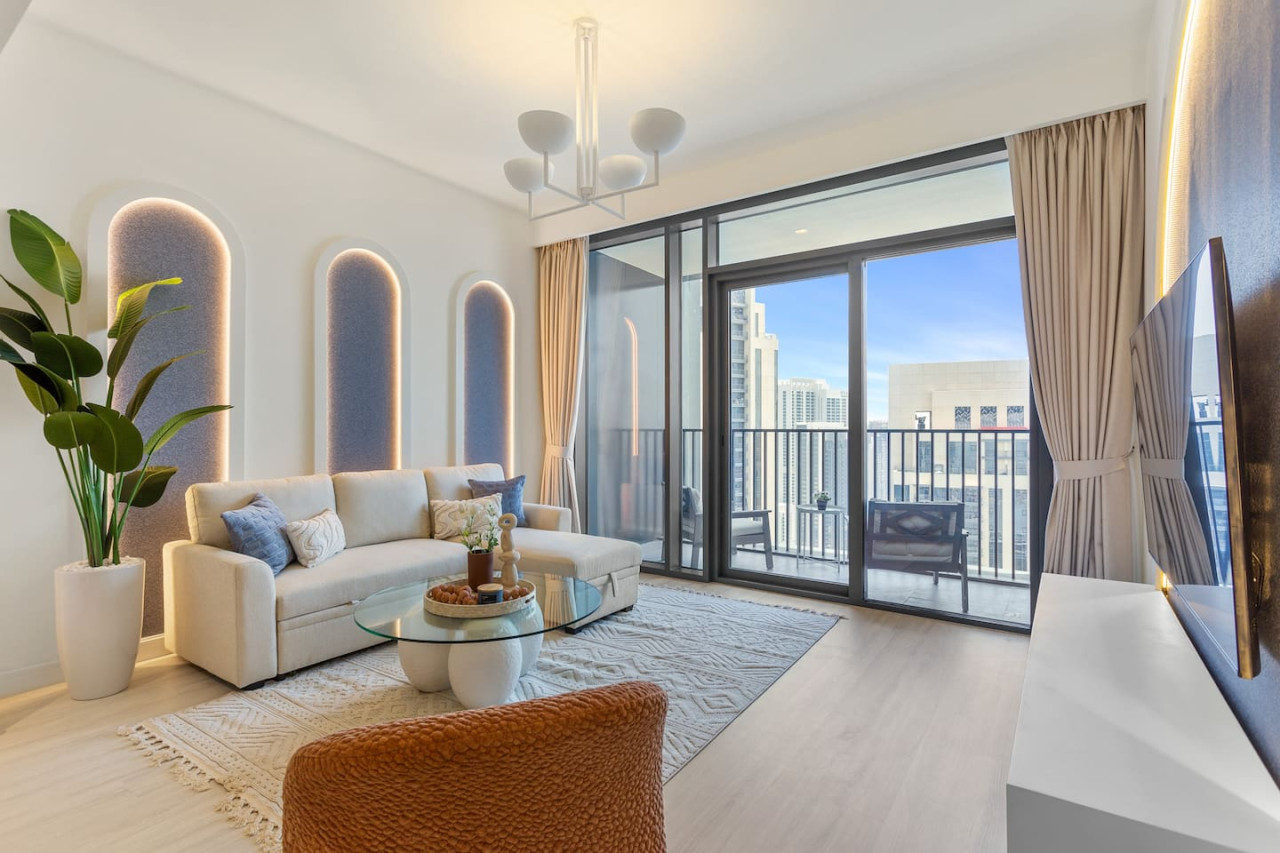 Sophisticated 1 bedroom apartment Creek Harbour