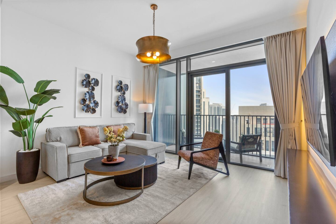 Luxury Living with Panoramic View in Creek Harbour