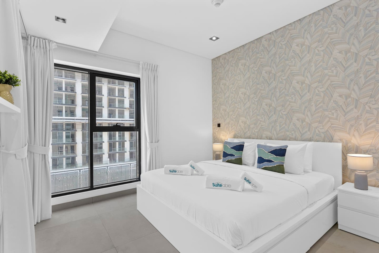 Stunnigly furnished and spacious apartment in JVC