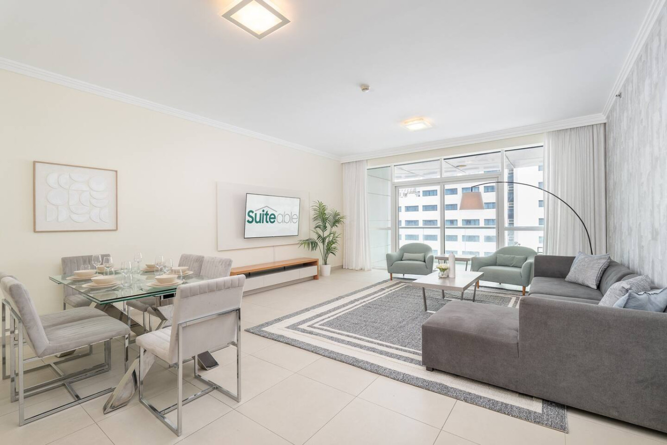 Beachfront Bliss: Luxurious 3-BR Stay in JBR