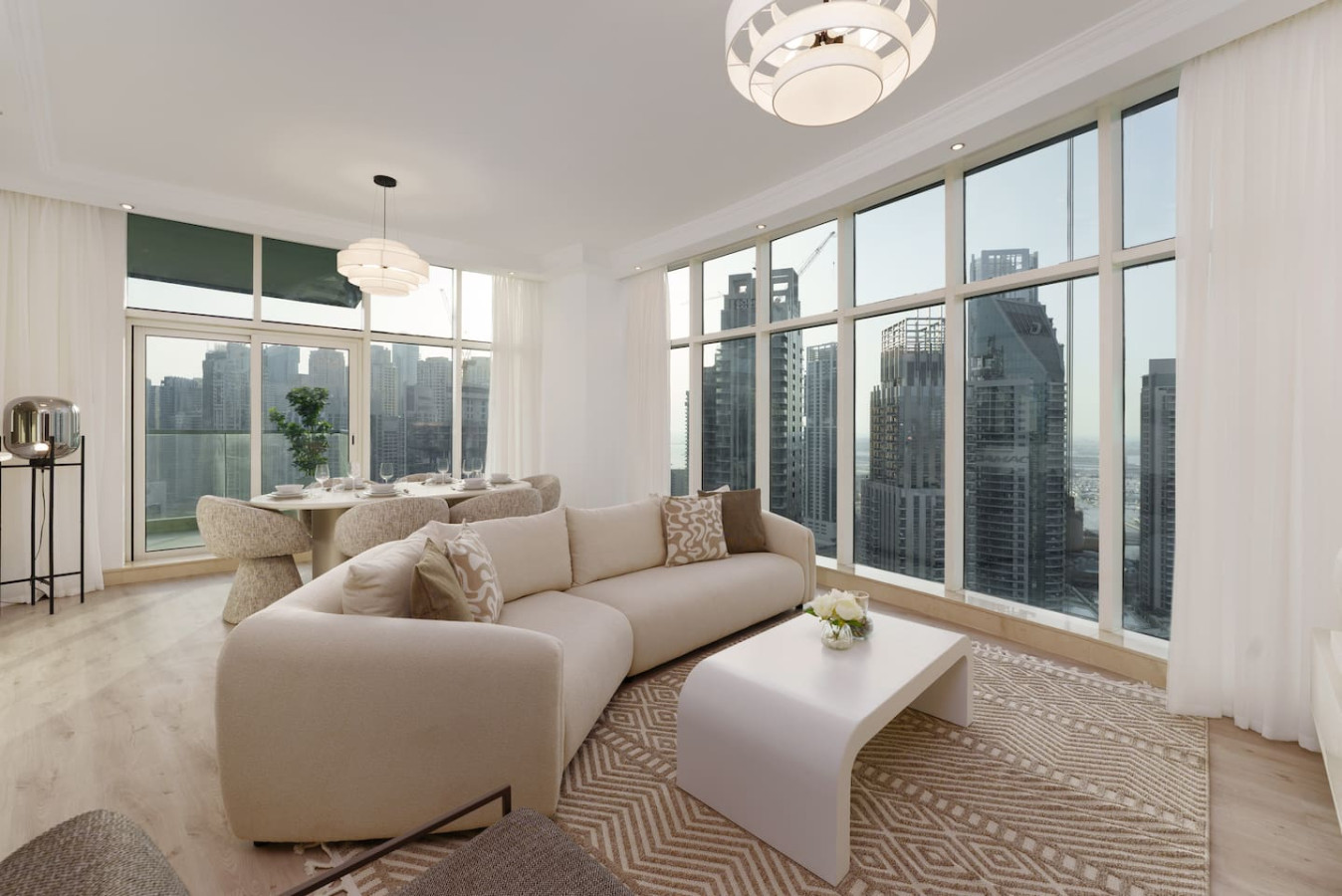 Exquisite 2-Bedroom with Panoramic Marina view