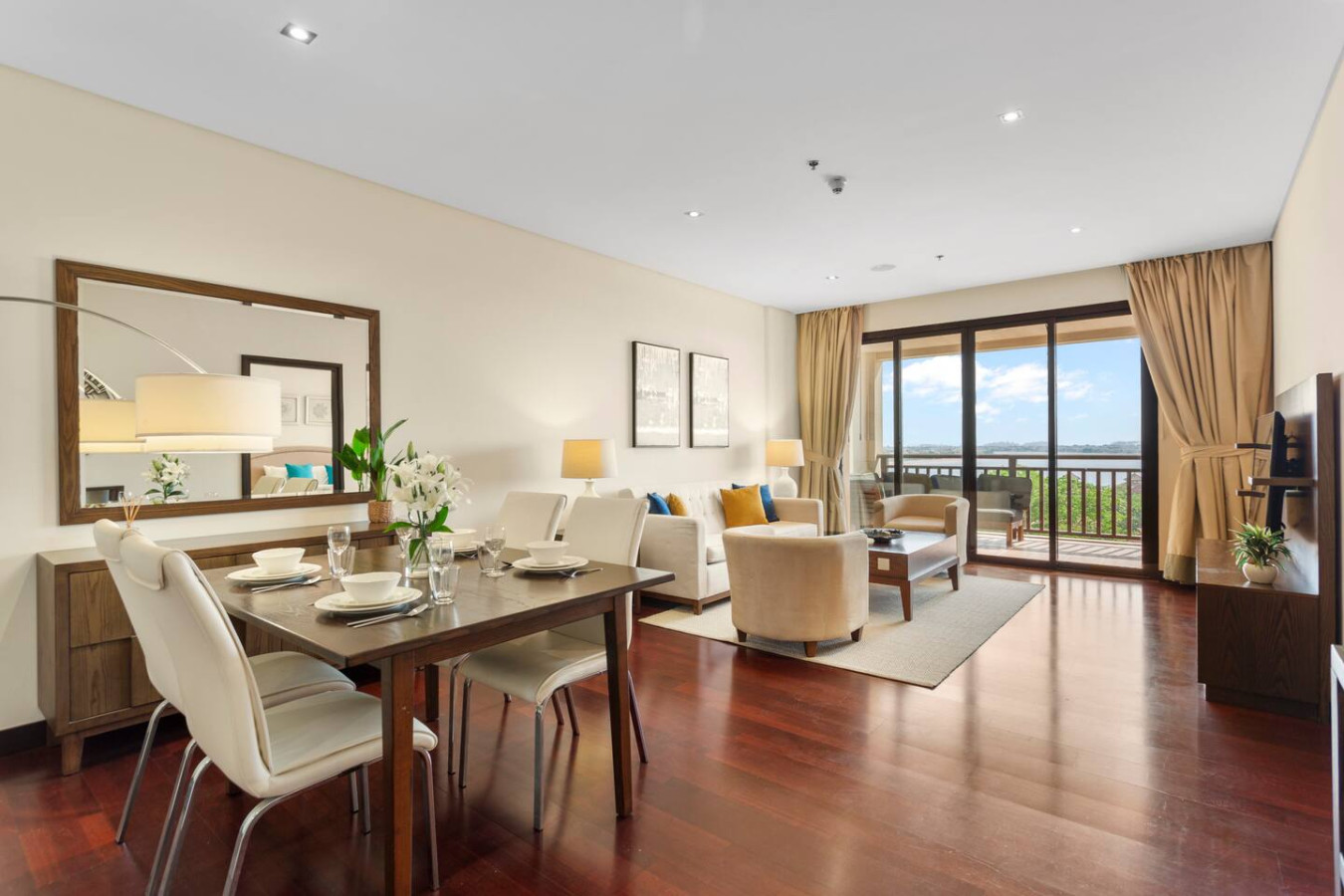 Homely 1 Bedroom on Palm Jumeirah w/ private beach