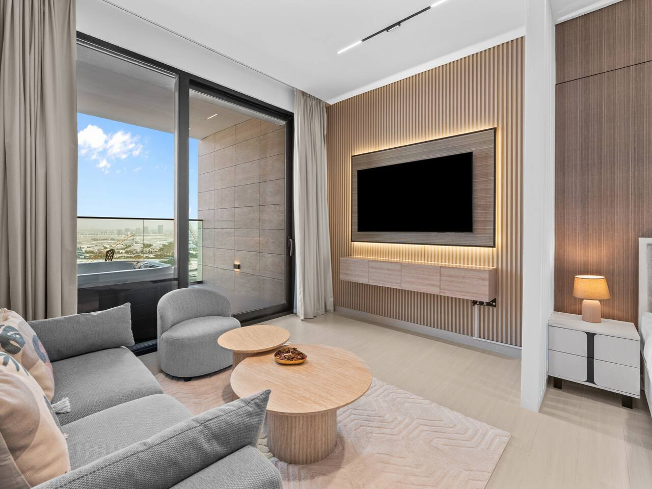 Mesmerizing Canal View Studio in Trillionaire