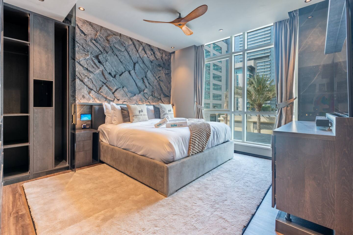 Unique spacious 1 BR Porsche Design Marina View