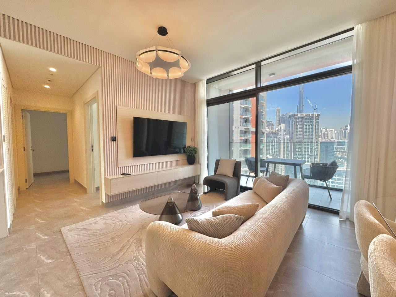 Artistic 2Bedroom with Skyline Khalifa View