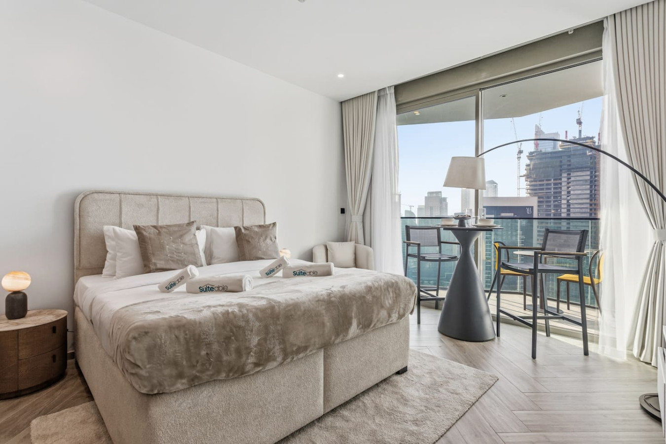 Refined Urban Studio Escape in Peninsula