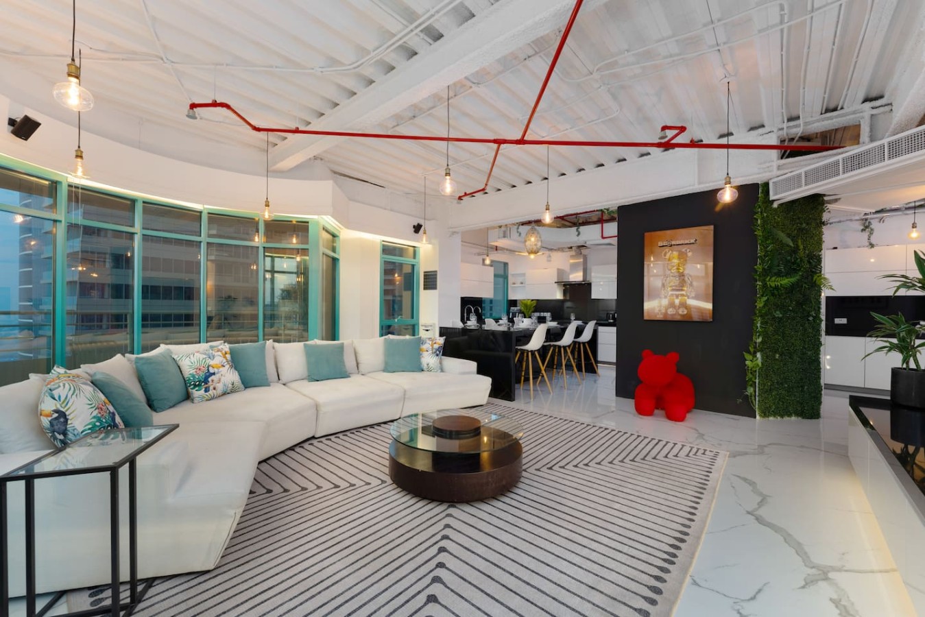 Stunning Open-Concept 3 Bedrooms