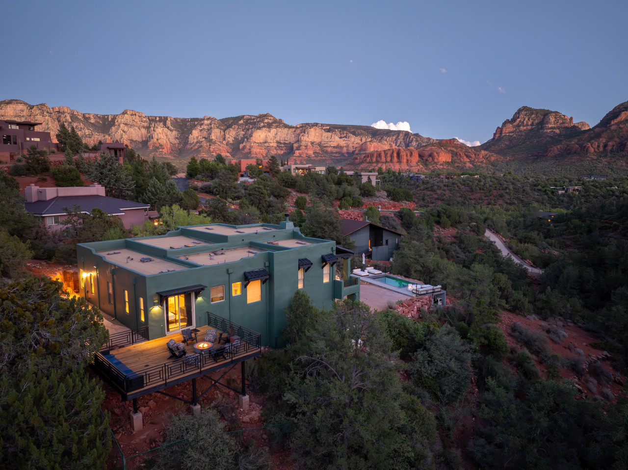 Palisades Sanctuary | Heated Saltwater Pool & Spa, Firepits, Views 10