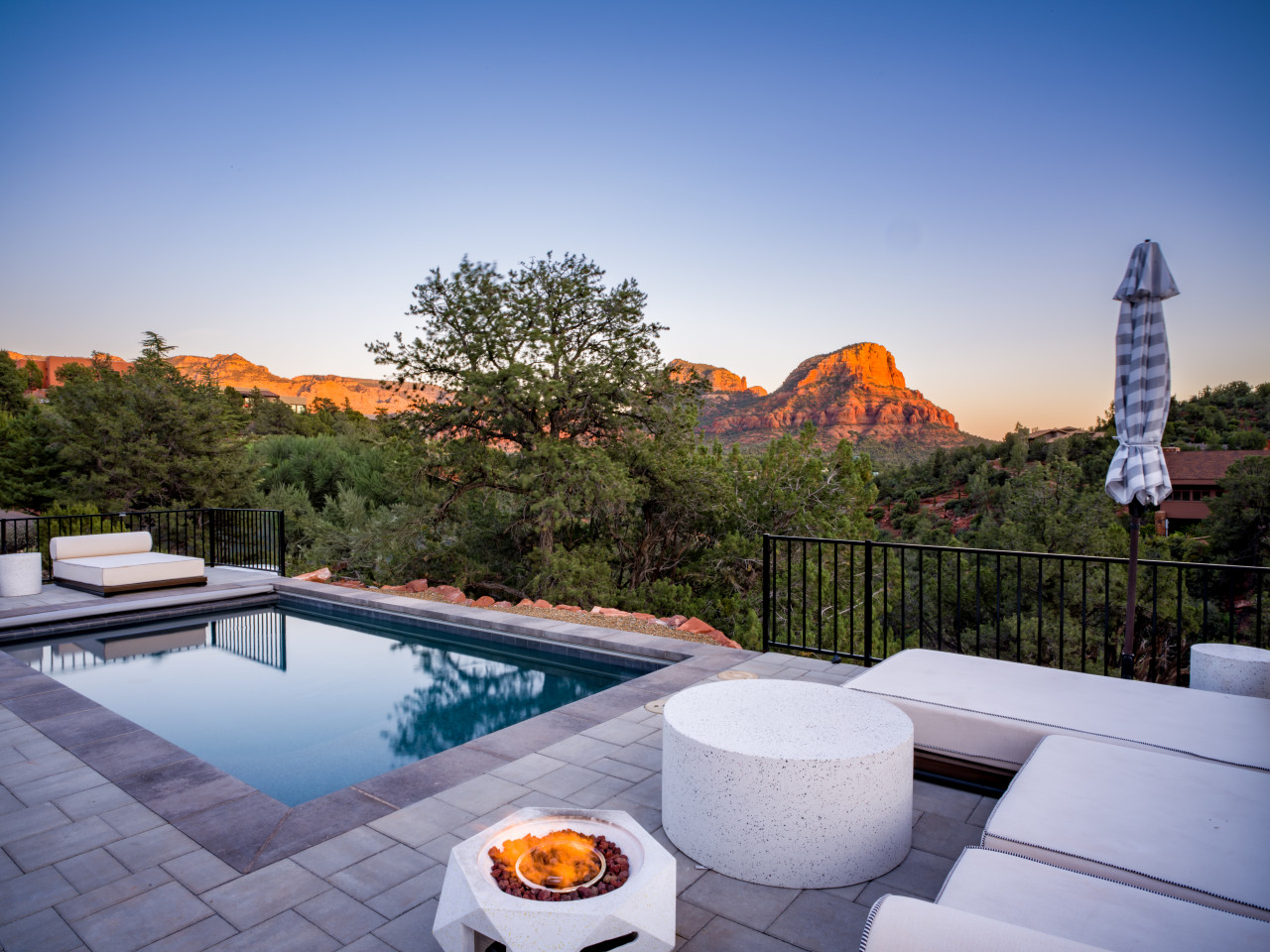 Palisades Sanctuary | Heated Saltwater Pool & Spa, Firepits, Views 4