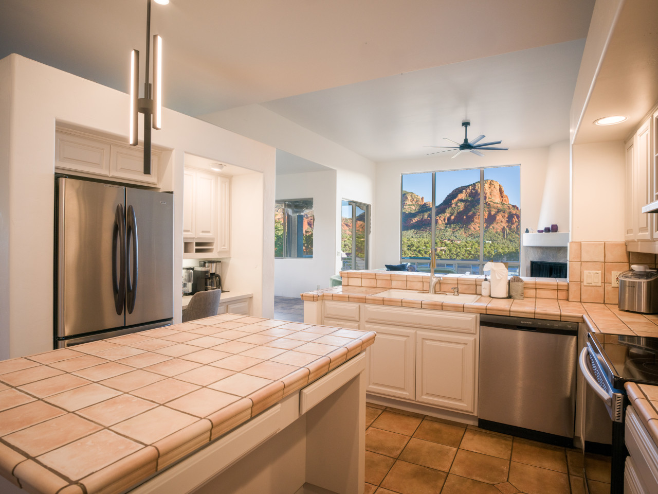 Palisades Sanctuary | Heated Saltwater Pool & Spa, Firepits, Views 5