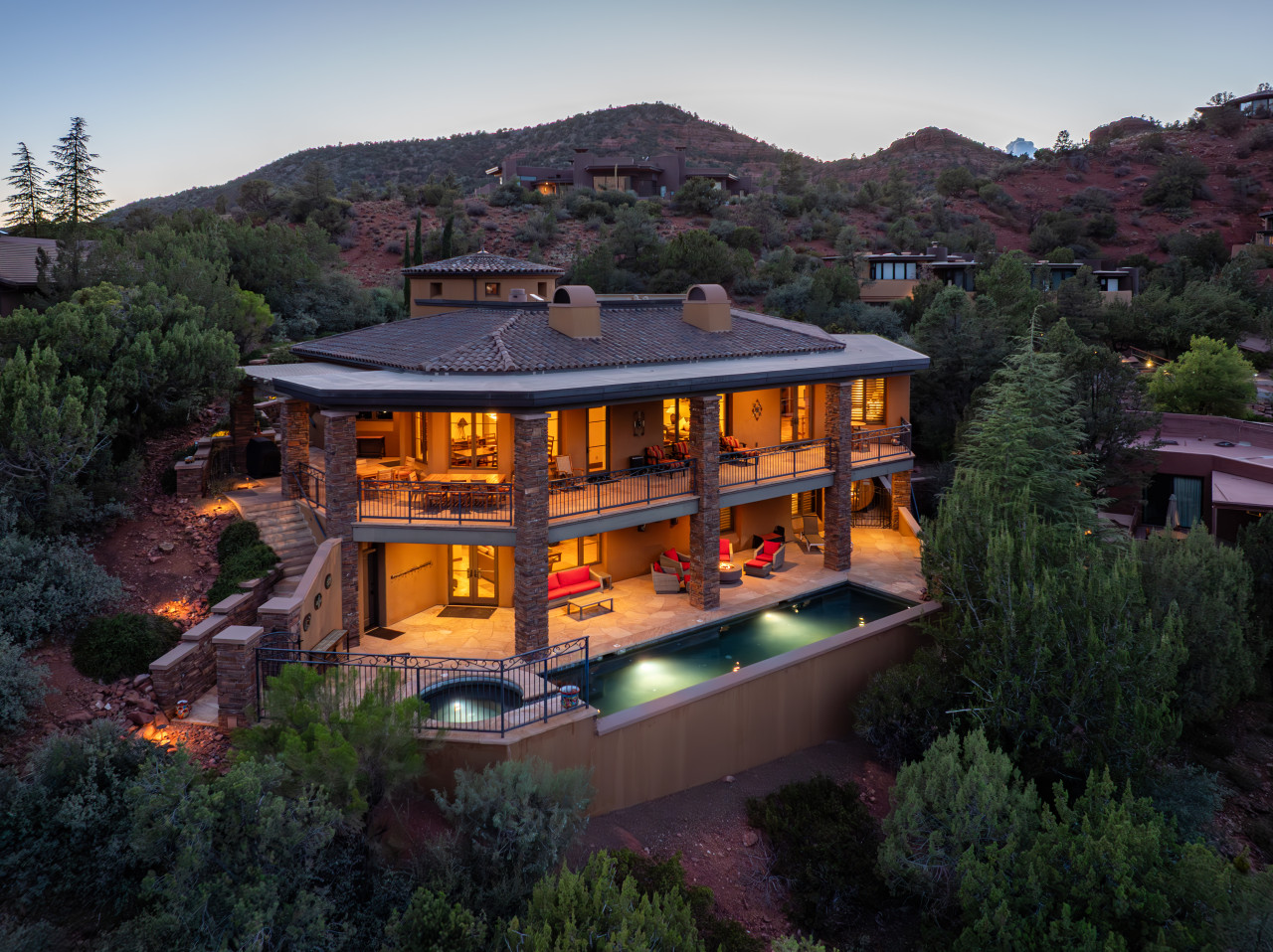 6,000 Sqft Uptown Gem * Heated Pool/Spa/Sauna/View Decks