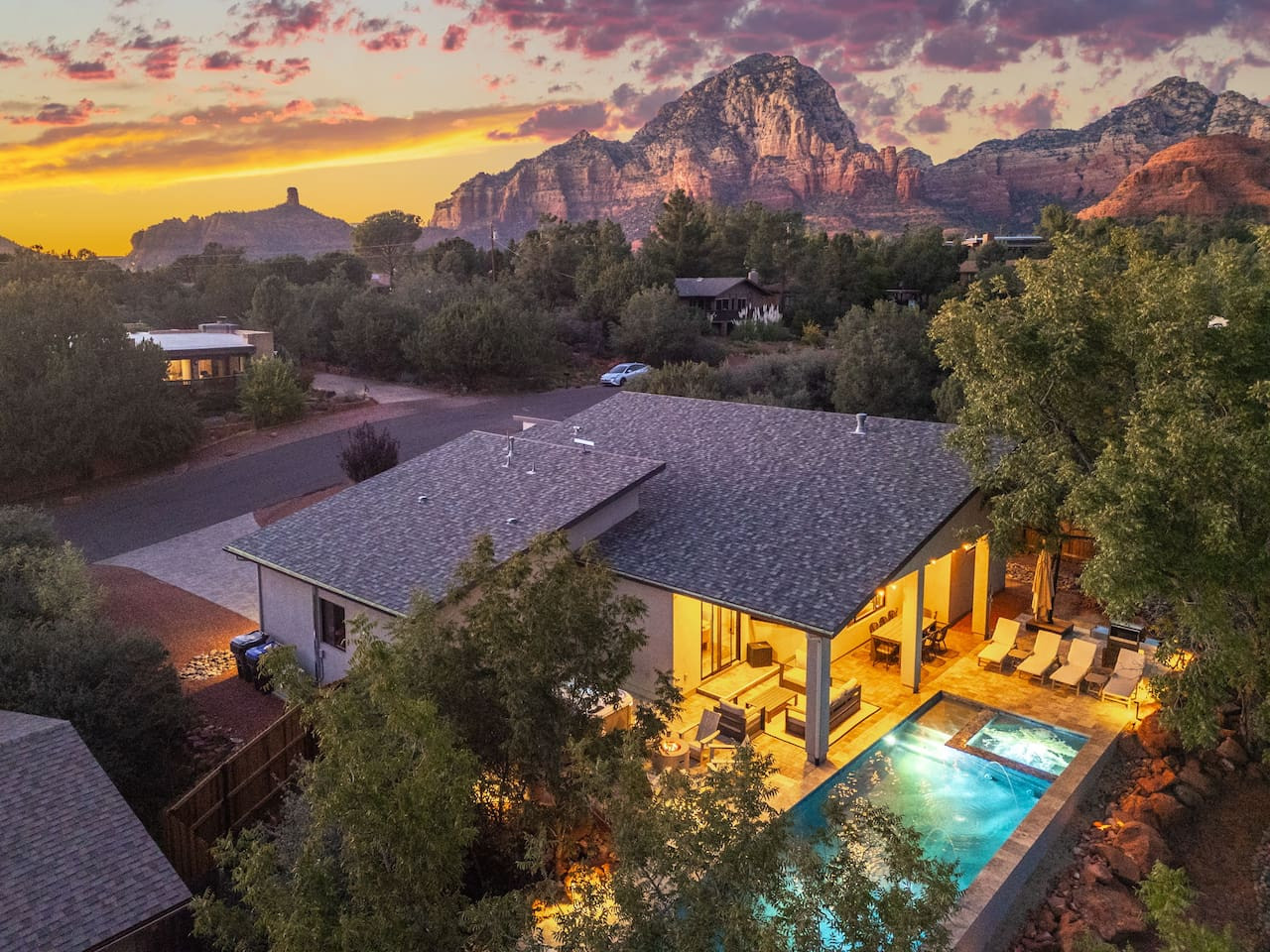 New Build w/ Heated Salt Pool, Hot Tub, Firepit 4