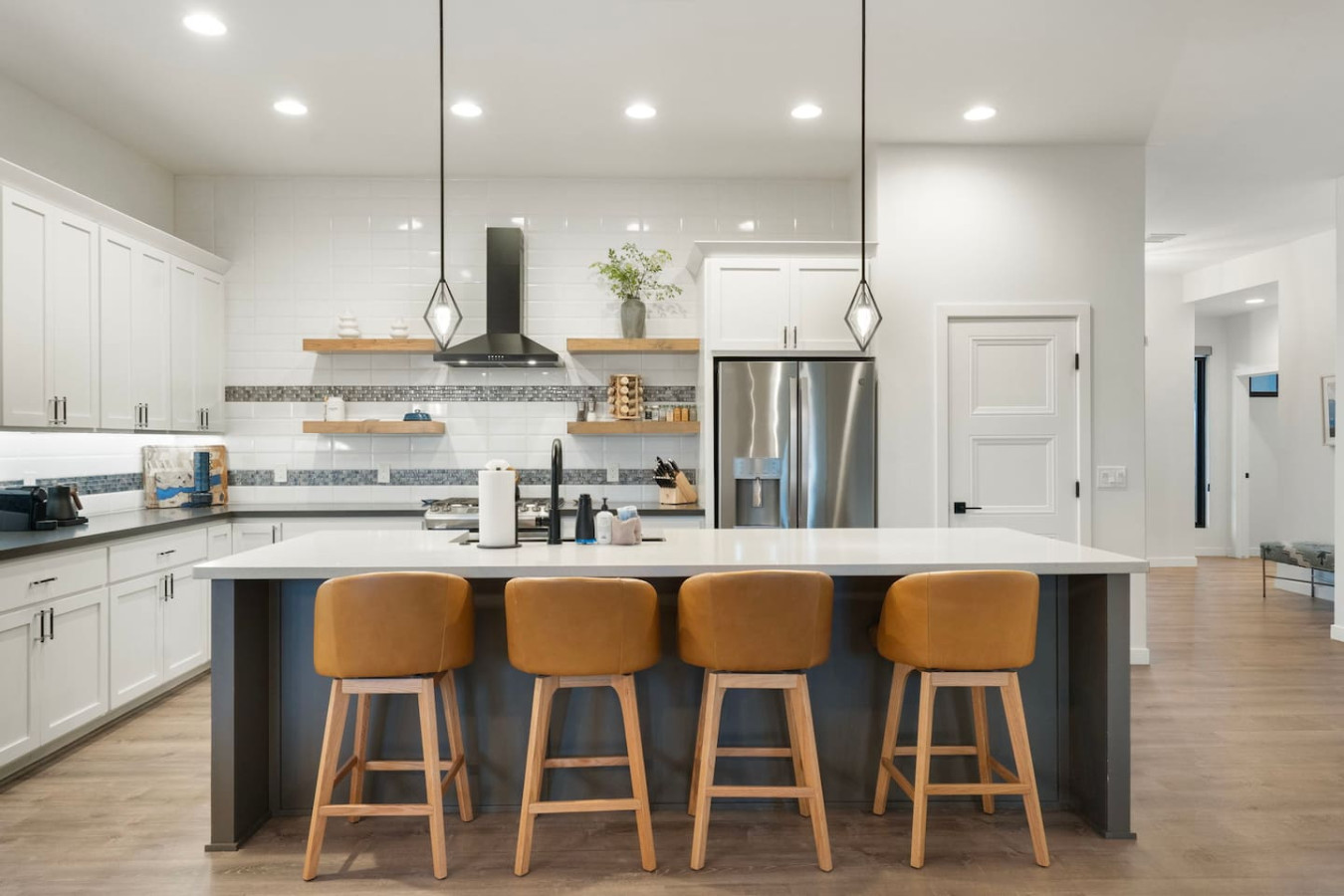 New Build w/ Heated Salt Pool, Hot Tub, Firepit 6