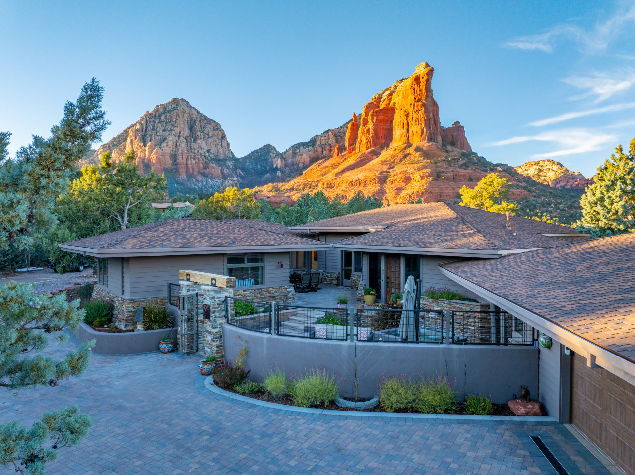 Featured Property Sunrise Cliffs - Luxury Retreat in Soldier's Pass