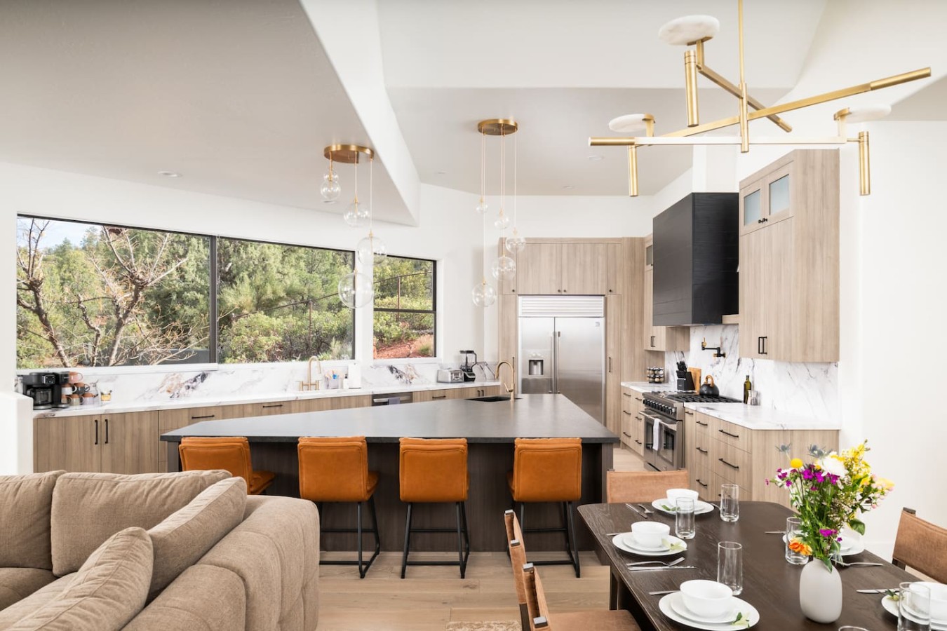 8-Bedroom, Views, Large Pool & Spa, Sauna, Gym | Photo 2