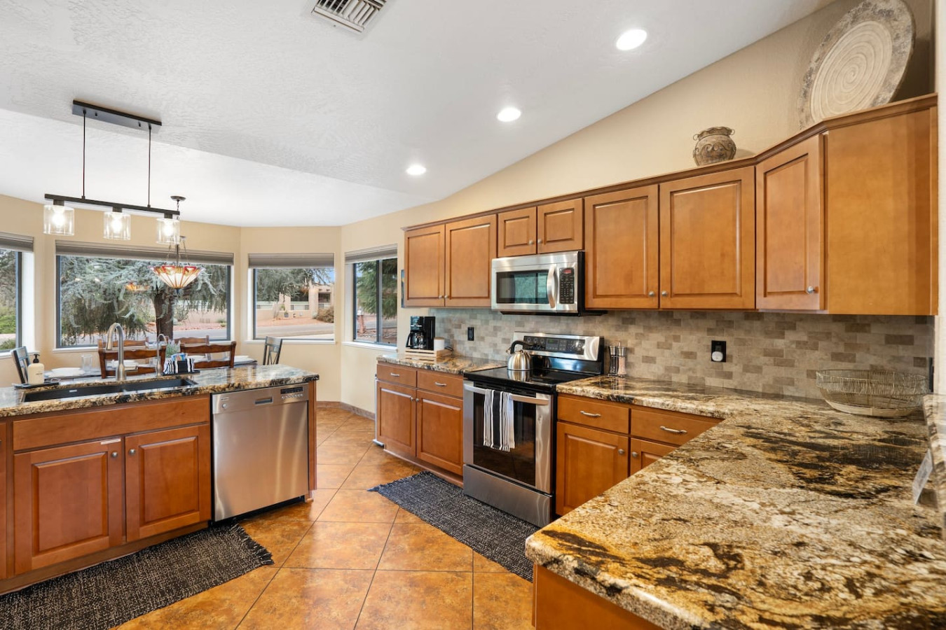 Bell Rock Escape - Backyard Oasis w/ Pool, Spa! 10