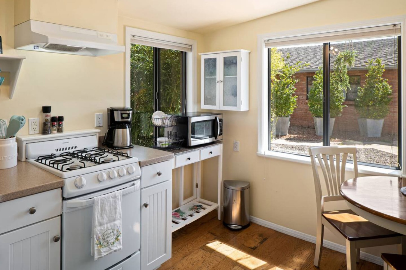 Charming Uptown Sedona Guest House | Cozy Getaway 9