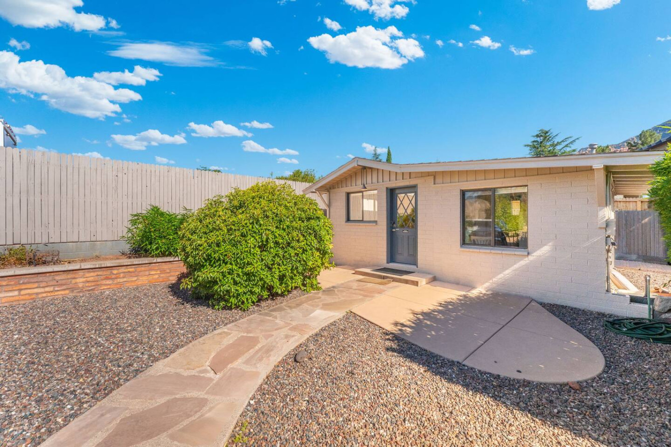 Charming Uptown Sedona Guest House | Cozy Getaway 10