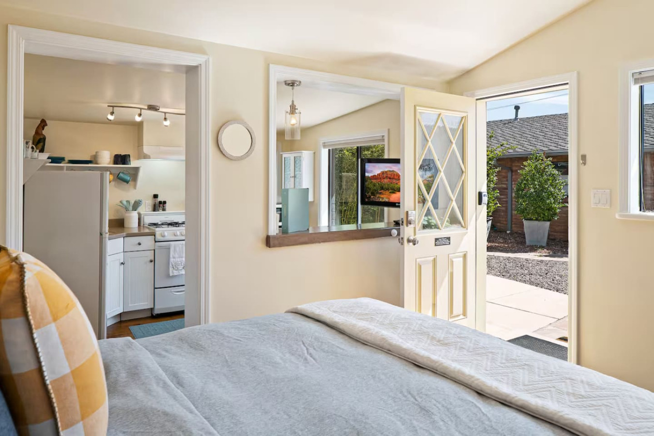 Charming Uptown Sedona Guest House | Cozy Getaway 5