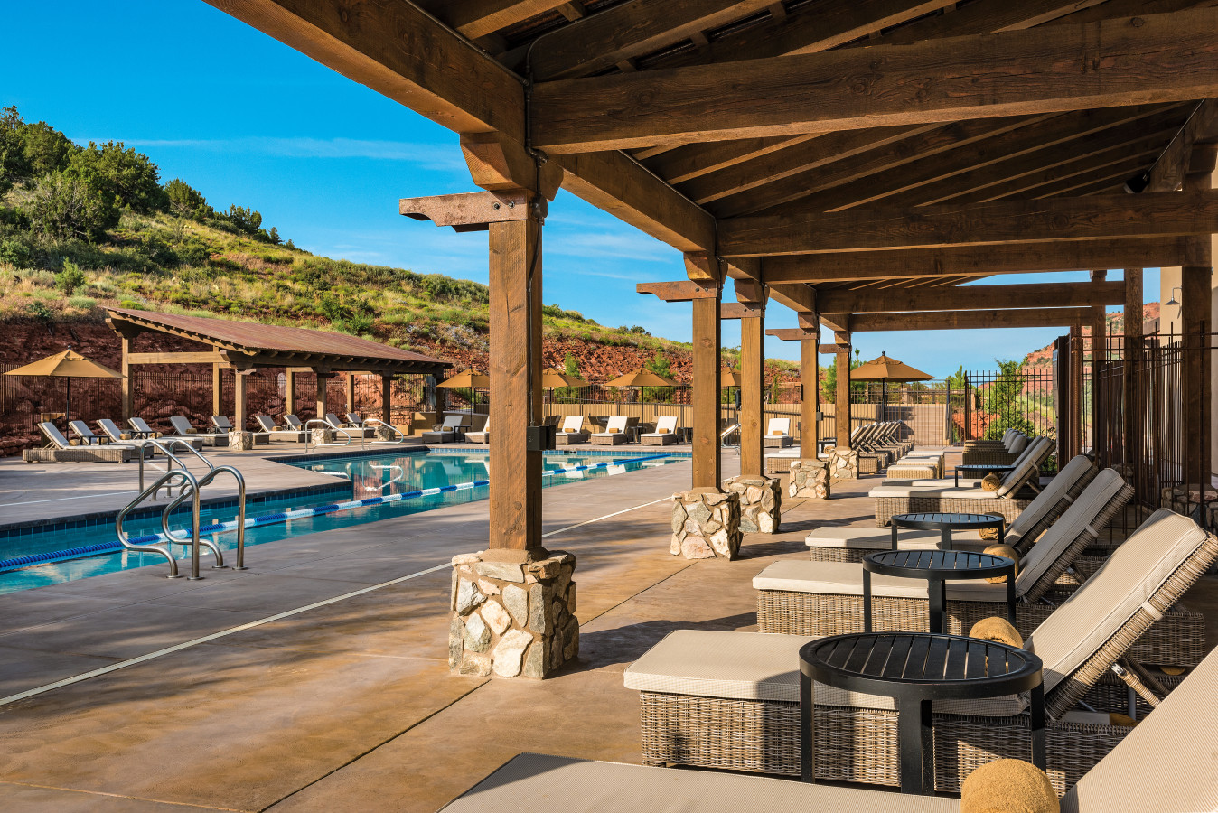 Sedona Luxury! Golf, Shared Pool & Stunning Views 5