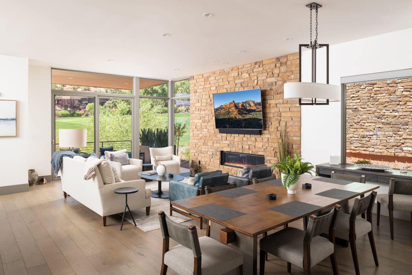 Sedona Luxury! Golf, Shared Pool & Stunning Views 2