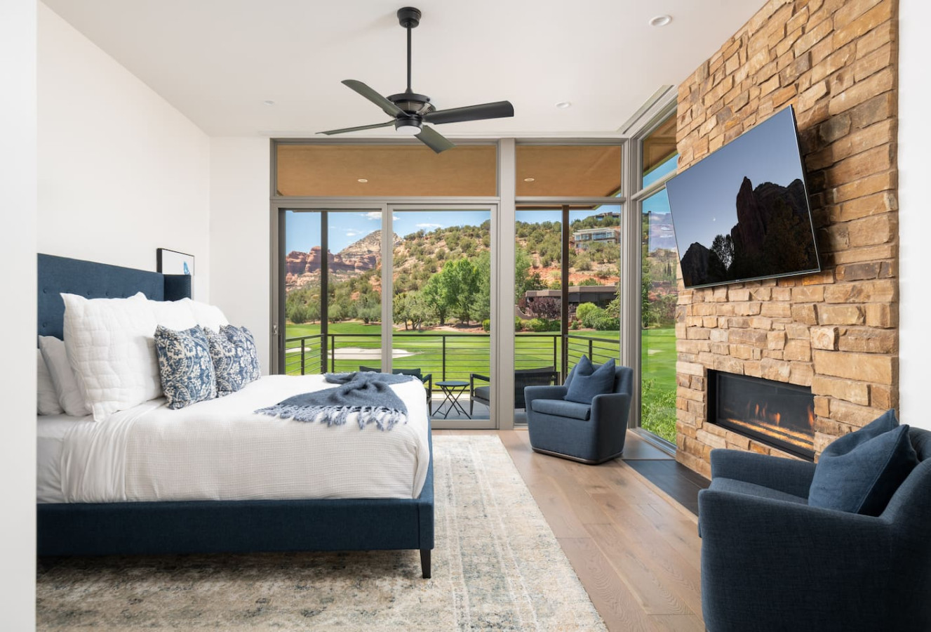 Sedona Luxury! Golf, Shared Pool & Stunning Views 4