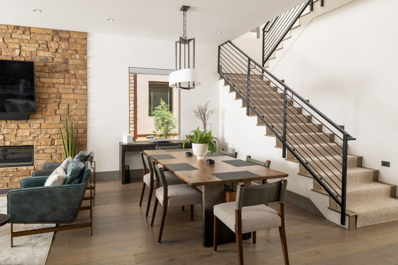 Sedona Luxury! Golf, Shared Pool & Stunning Views 9