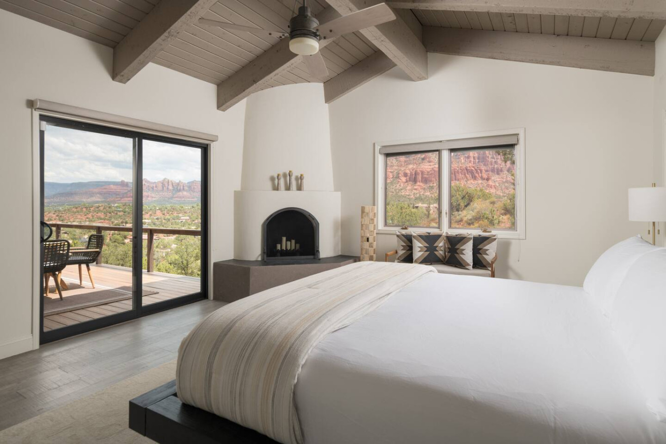 Luxury Home w/ Huge Views, Salt Spa, & Sauna 10