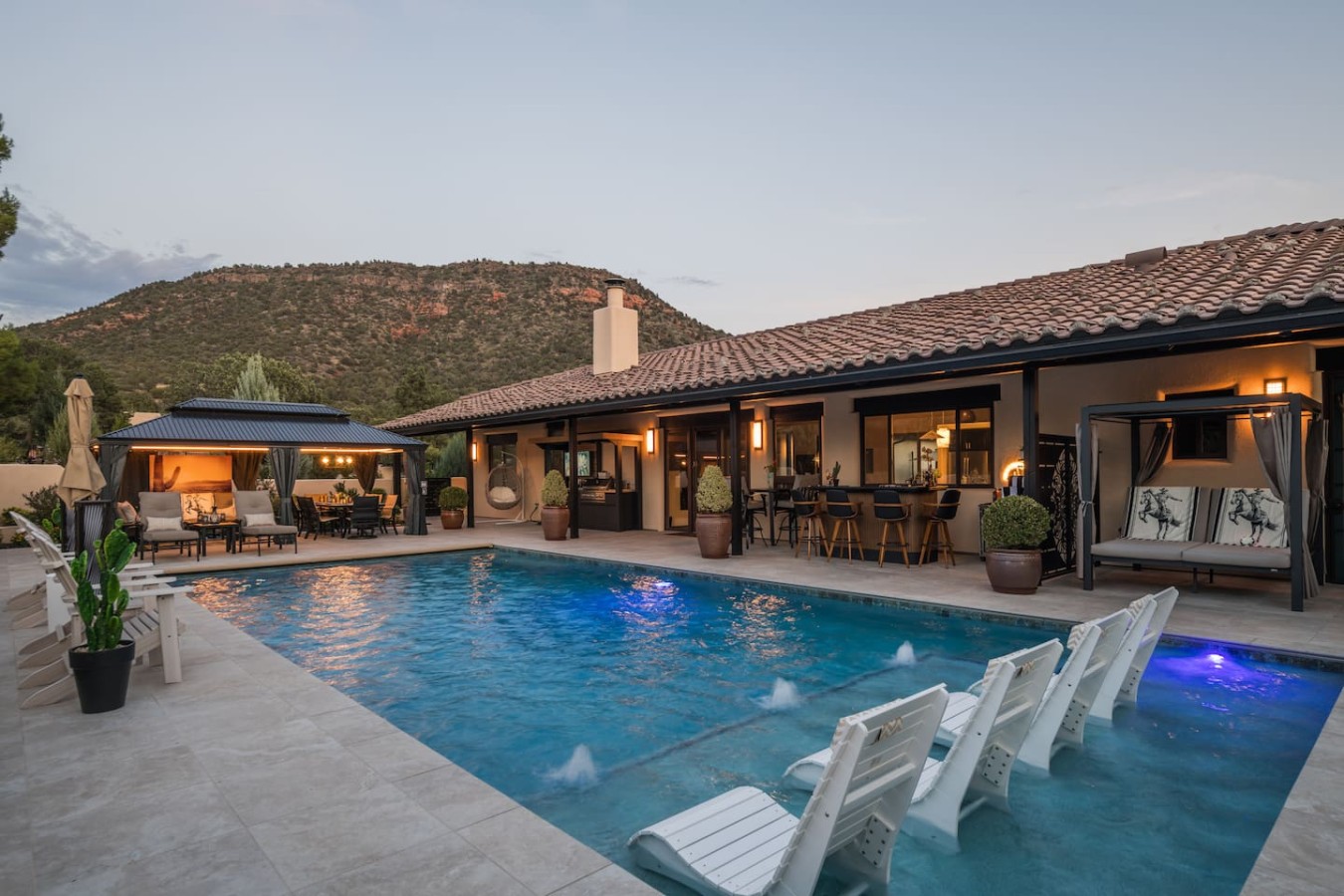 Desert Bloom - Heated Pool & Spa, Sauna, Games