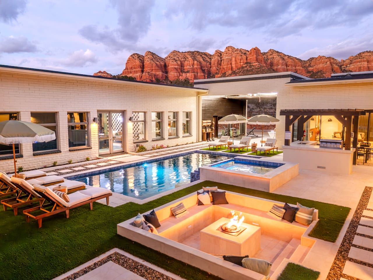 Sierra Roja | Heated Pool, Spa, Gym, Sauna, Views