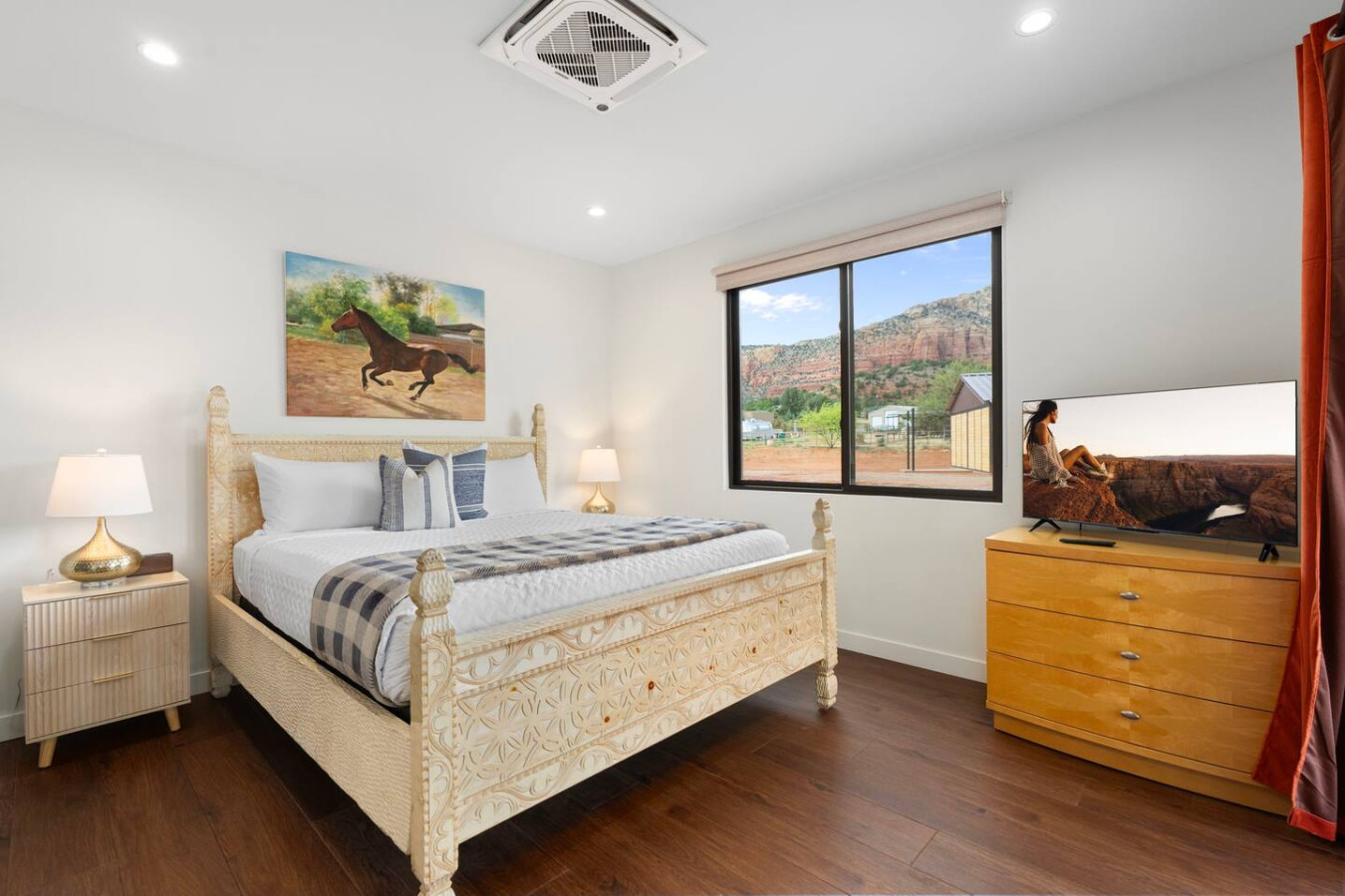 Private Guest House - Full Kitchen, Laundry, Views | Photo 3