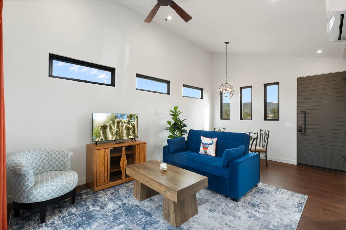 Private Guest House - Full Kitchen, Laundry, Views | Photo 2