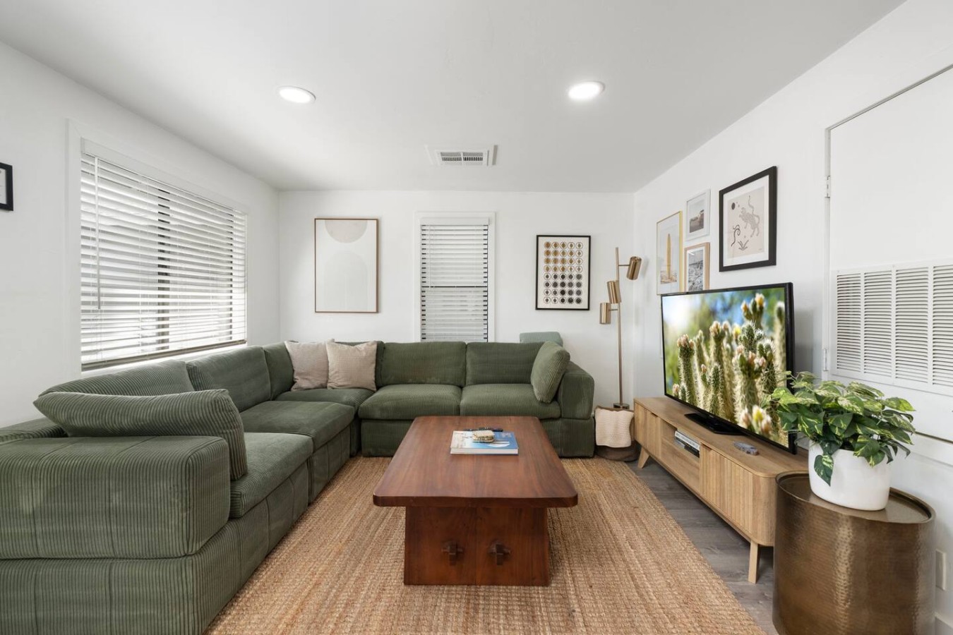 Modern Old Town 2BR + Office | Walk to Town & Wine