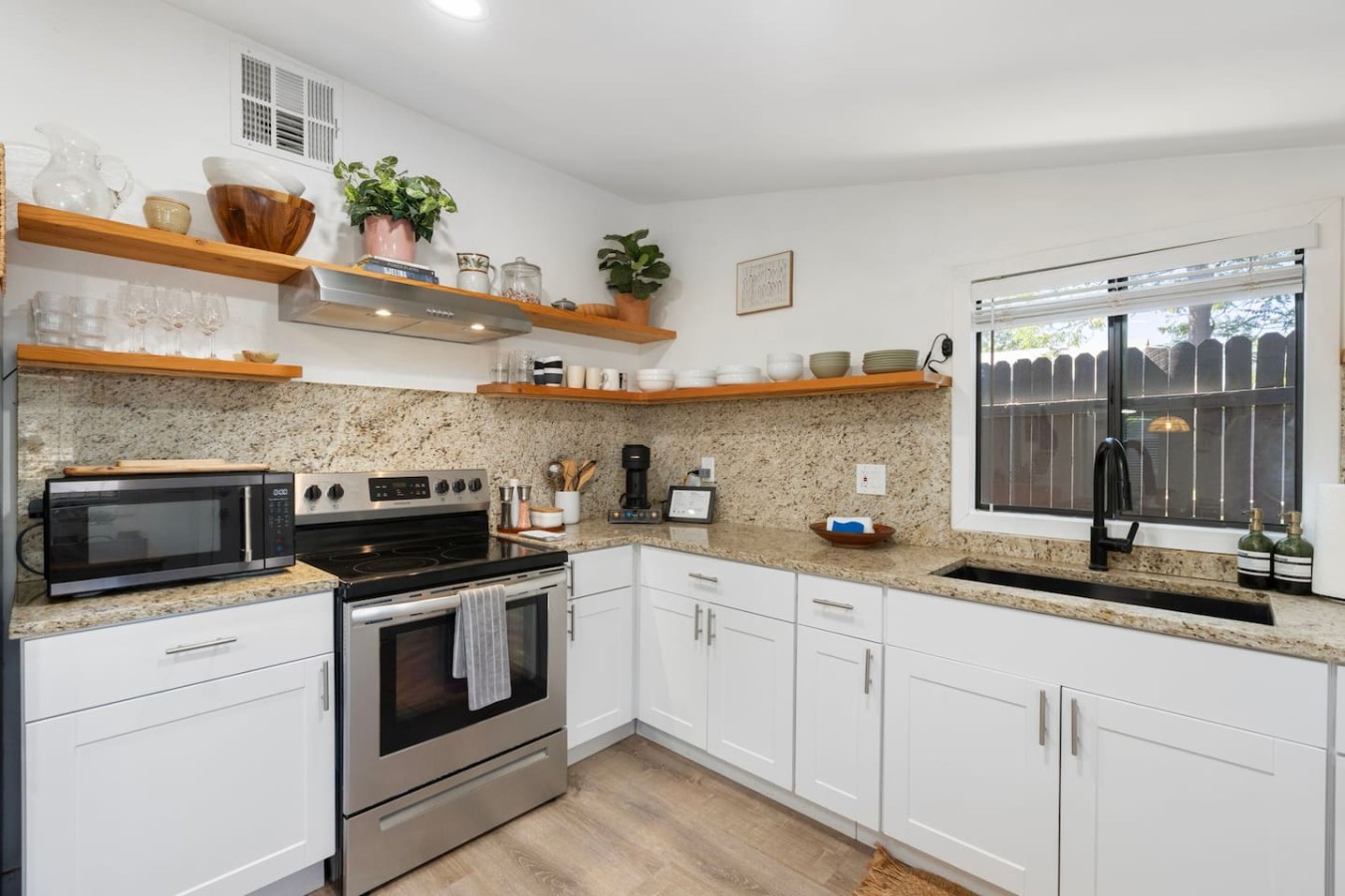 Modern Old Town 2BR + Office | Walk to Town & Wine 4