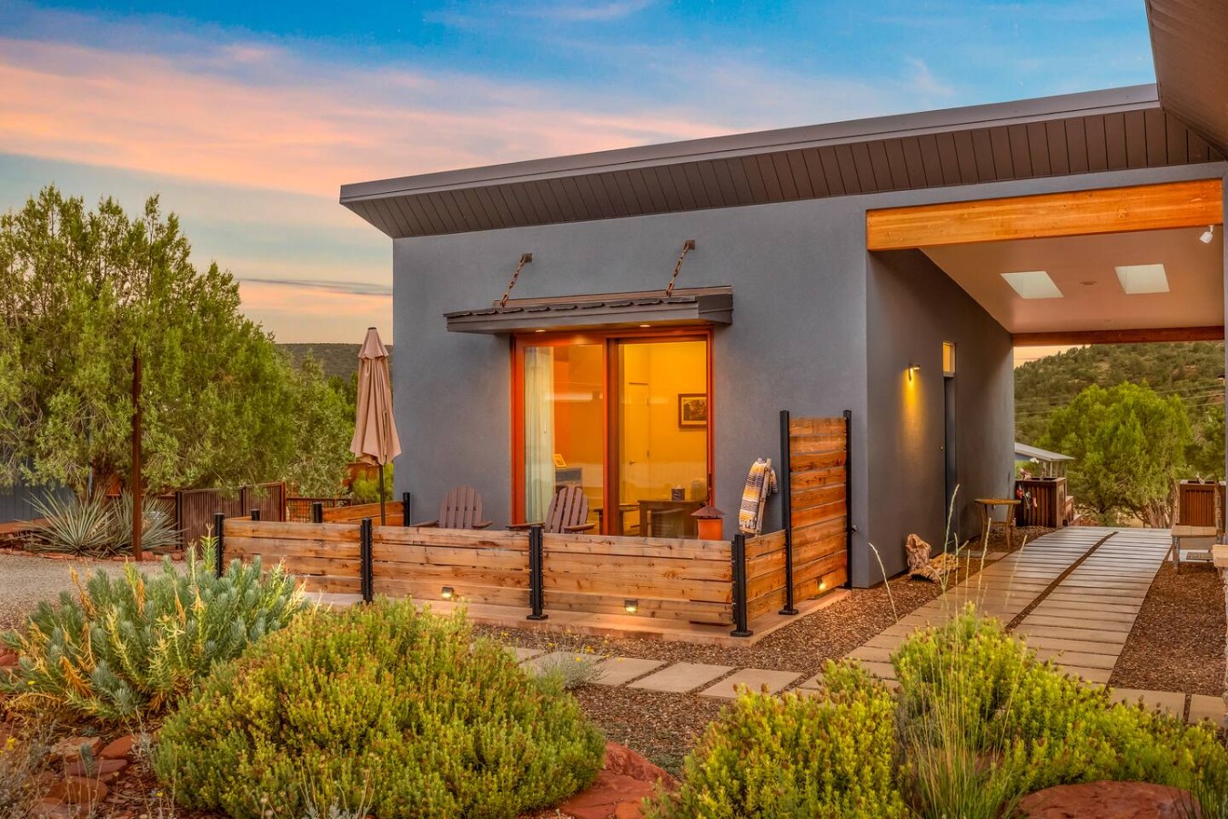 Rancho Rojo Casita - Kitchenette, Laundry, Views