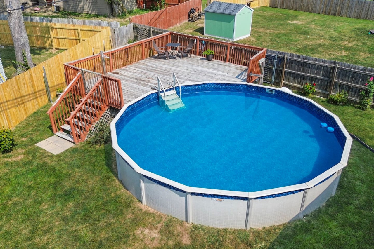 Charming Oasis With Private Pool - Spacious Family Retreat - Illinois