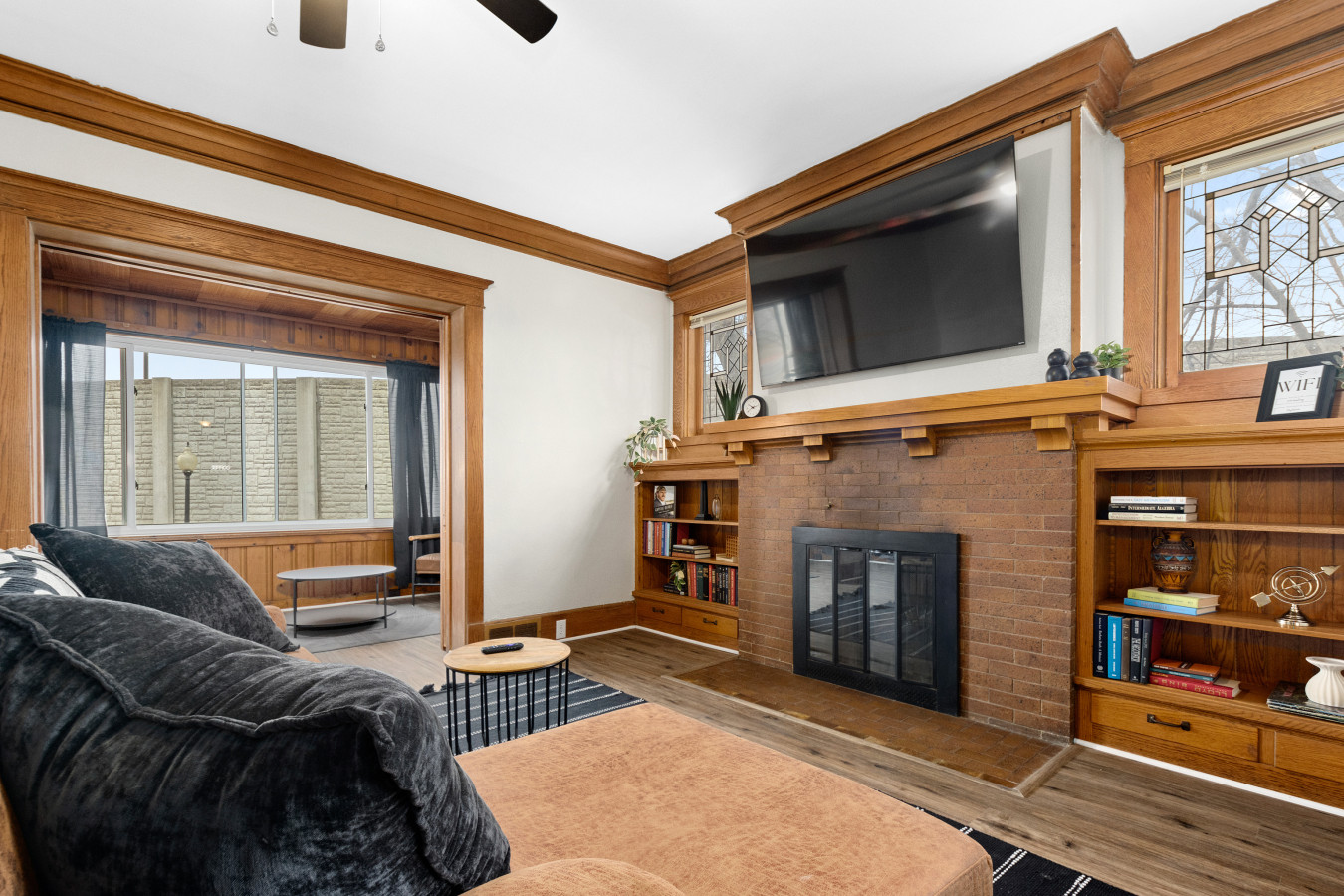 Cozy Duplex With Fully Equipped Kitchen - Inviting Haven - Illinois