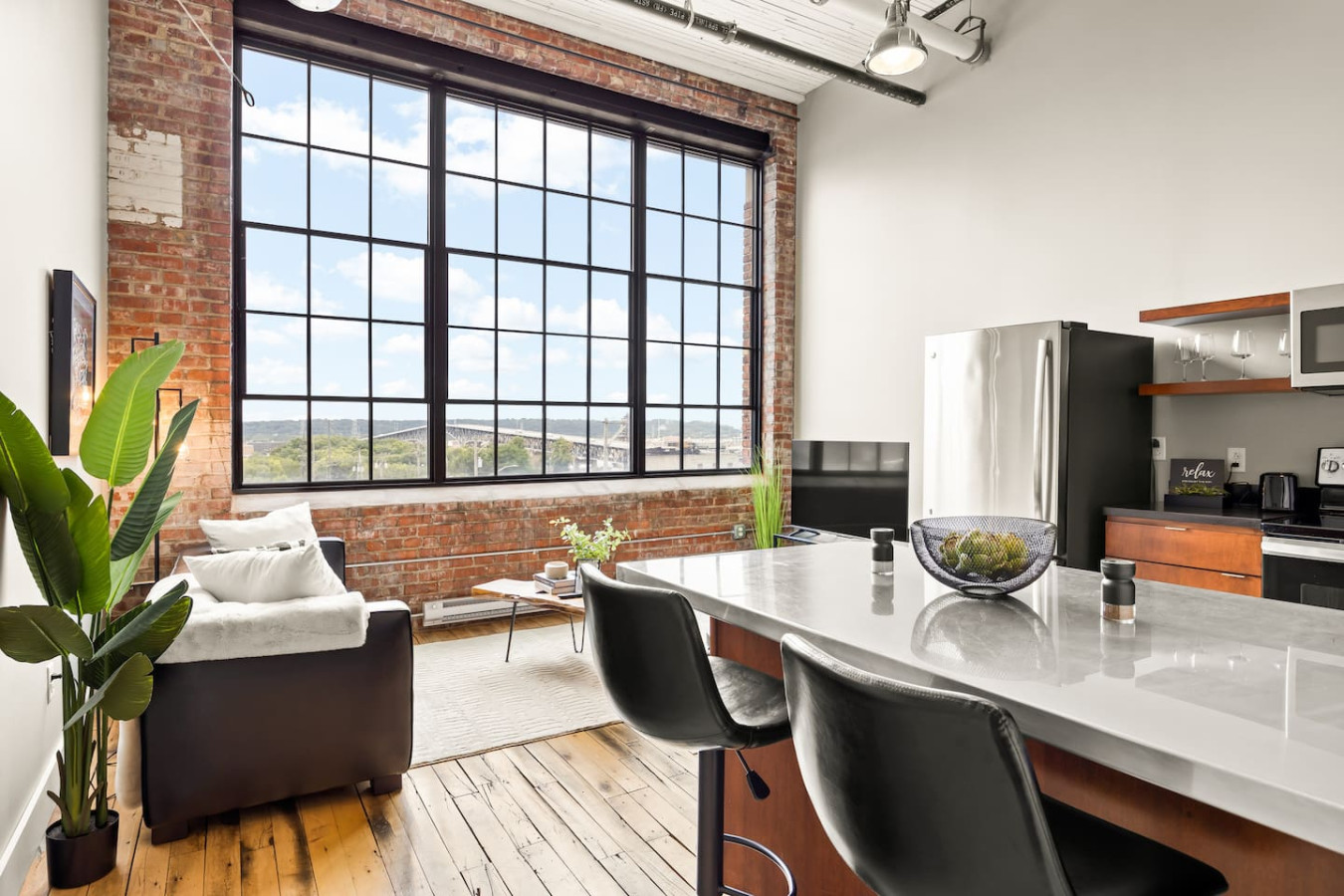 Cooperage 214 | 2br Industrial Downtown Loft - Peoria, IL