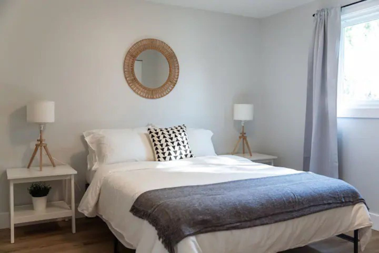 Bright and welcoming room with queen bed, perfect for families or friends traveling together.