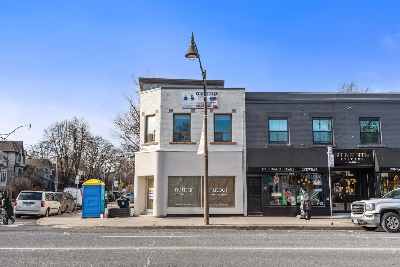 The house’s exterior is a blend of modern and classic design elements, creating a welcoming and stylish facade.