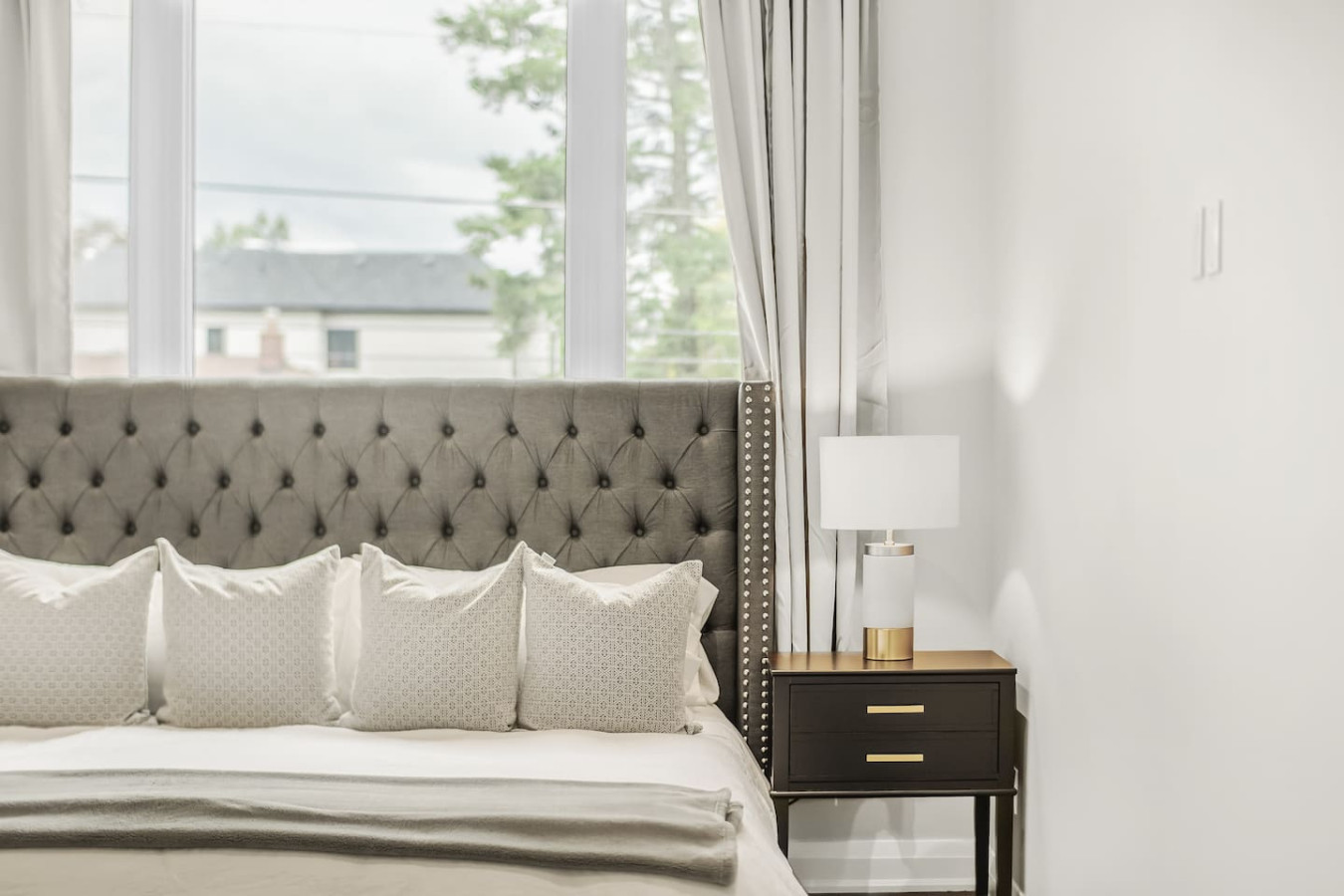 Cozy queen sized bed