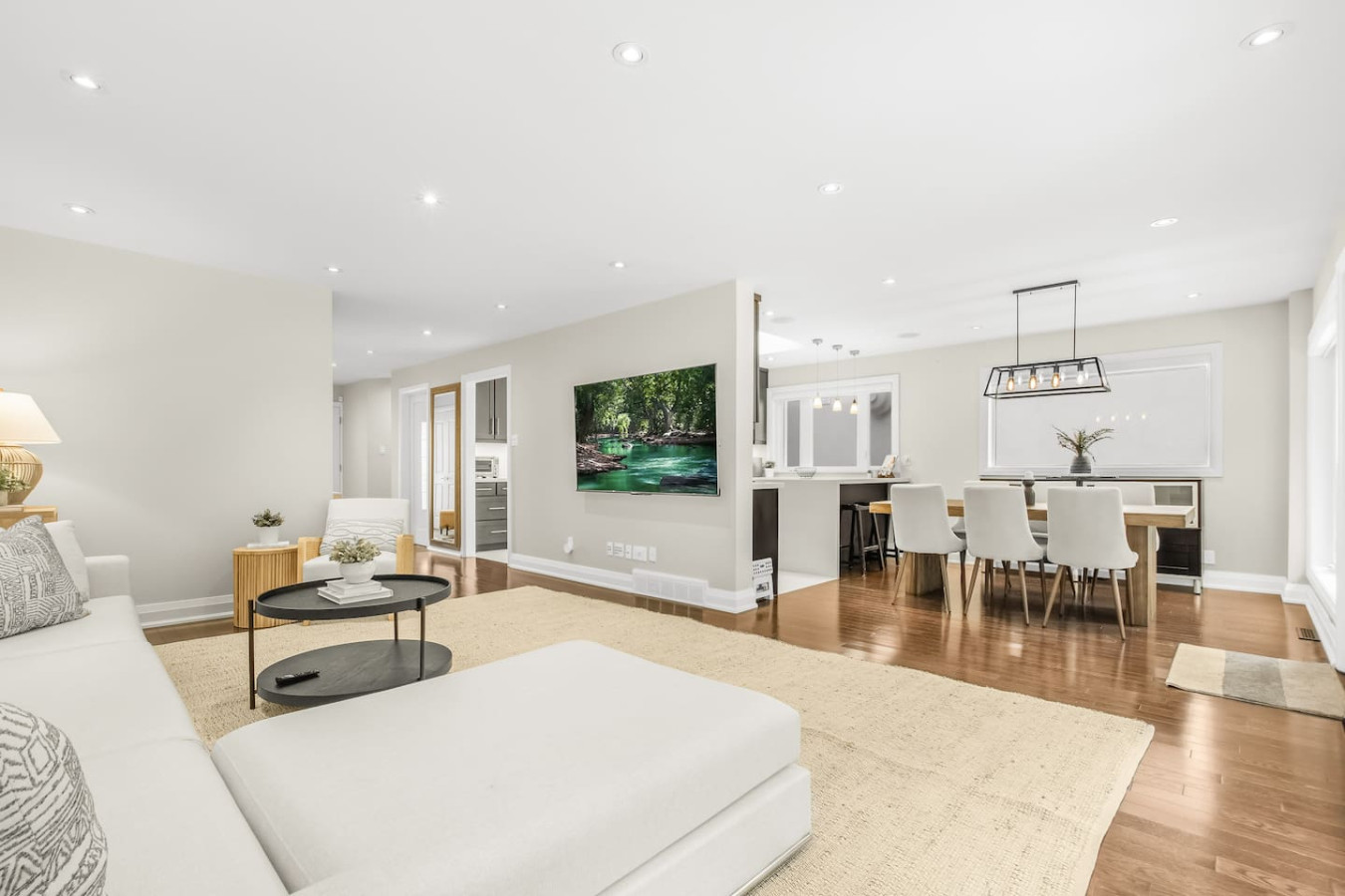 Spacious living room