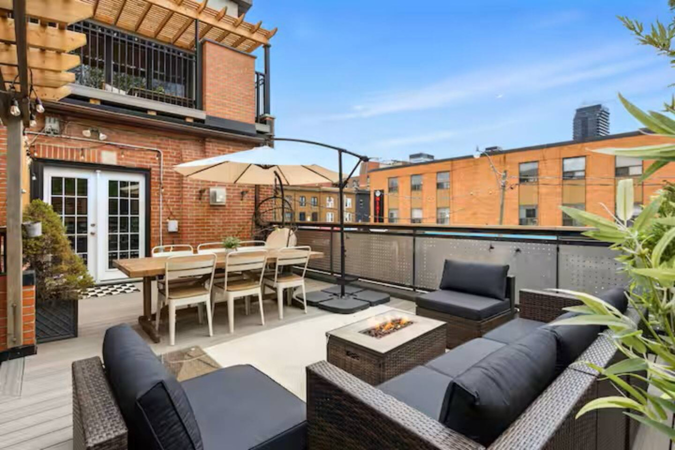 Luxury Midtown Oasis Sleeps10 +Outdoor +Subway