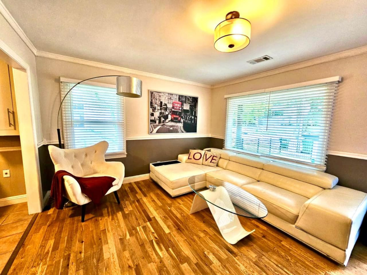 Midtown Gem: Walk to Attractions-Sleeps 8