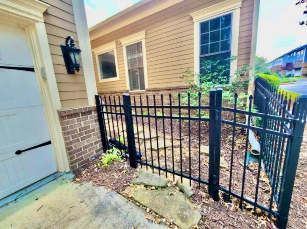 Gorgeous Private Entrance Studio